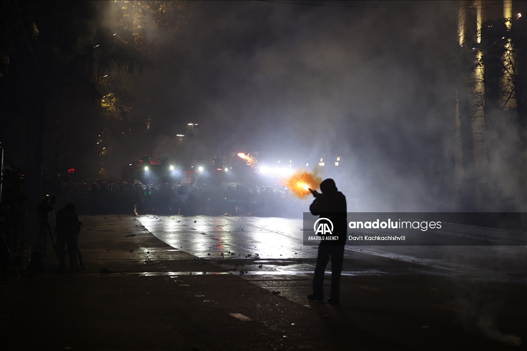 В Грузии продолжаются протесты против приостановки переговоров с ЕС