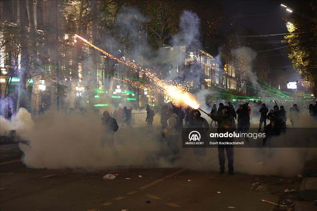В Грузии продолжаются протесты против приостановки переговоров с ЕС