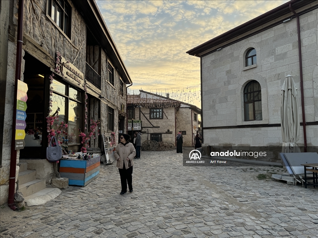 Frigya'da yıl boyunca turizm hareketliliği yaşanıyor