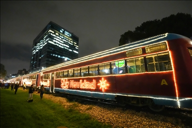 Christmas Savanna Train Brings Holiday Cheer to Bogota