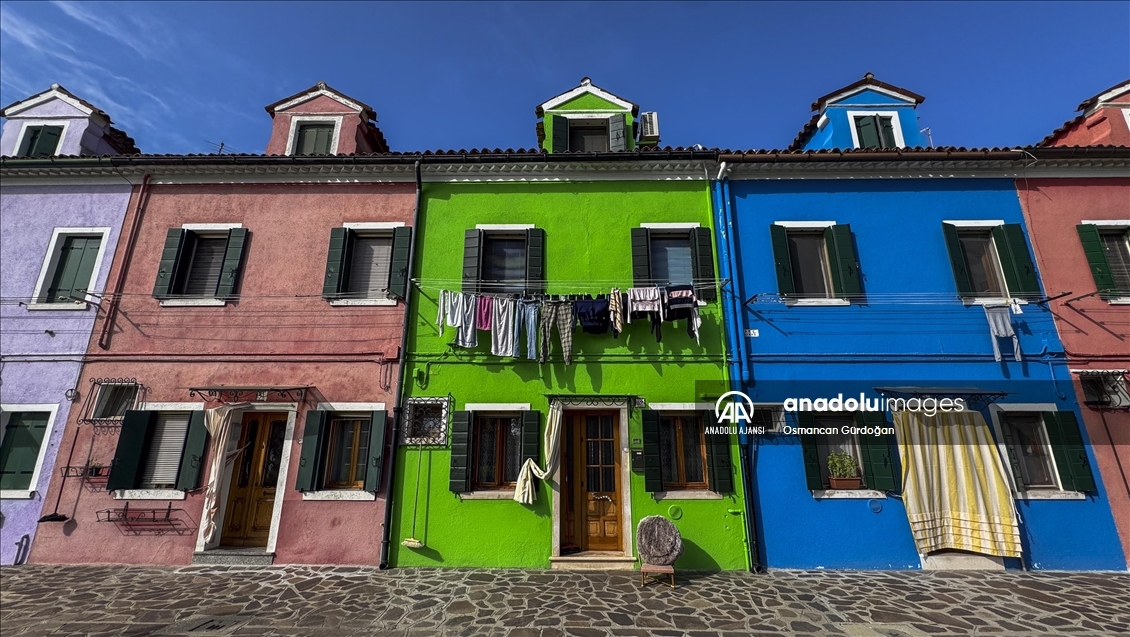Venedik'in Murano Adası, tarihi ve renkli yapılarıyla ilgi çekiyor
