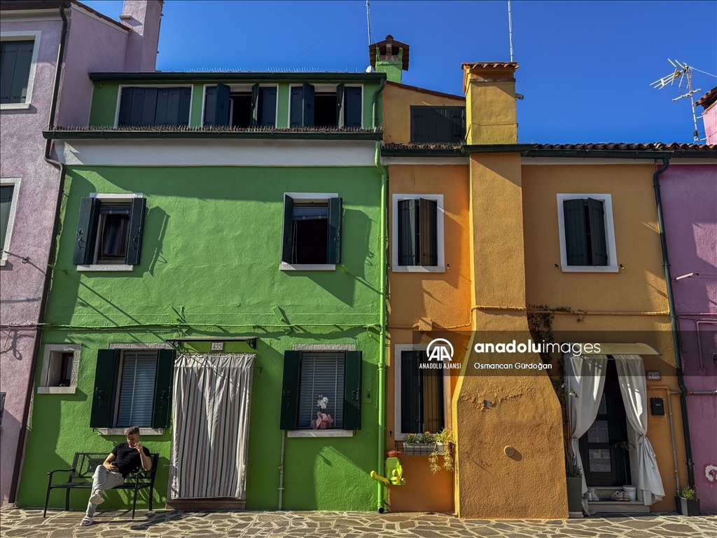 Venedik'in Murano Adası, tarihi ve renkli yapılarıyla ilgi çekiyor