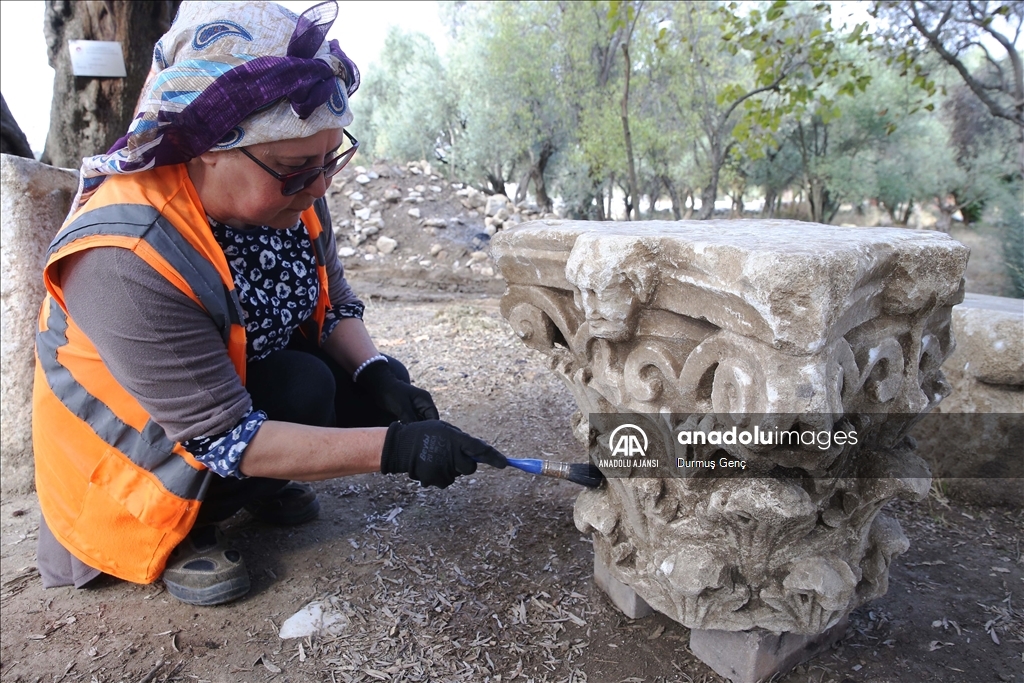 Lagina Hekate Kutsal Alanı'nda Hekate'nin meşalesi ve figürlü başlık bulundu