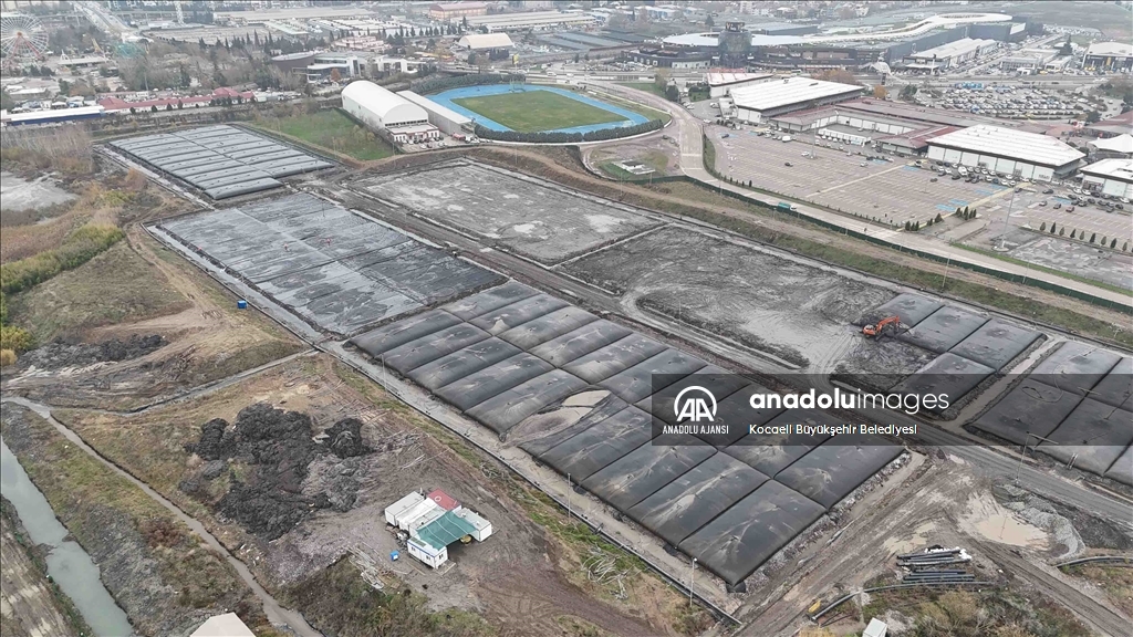 İzmit Körfezi'nden 1,5 yılda 66 bin kamyon dip çamuru çıkarıldı