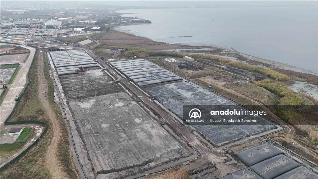 İzmit Körfezi'nden 1,5 yılda 66 bin kamyon dip çamuru çıkarıldı