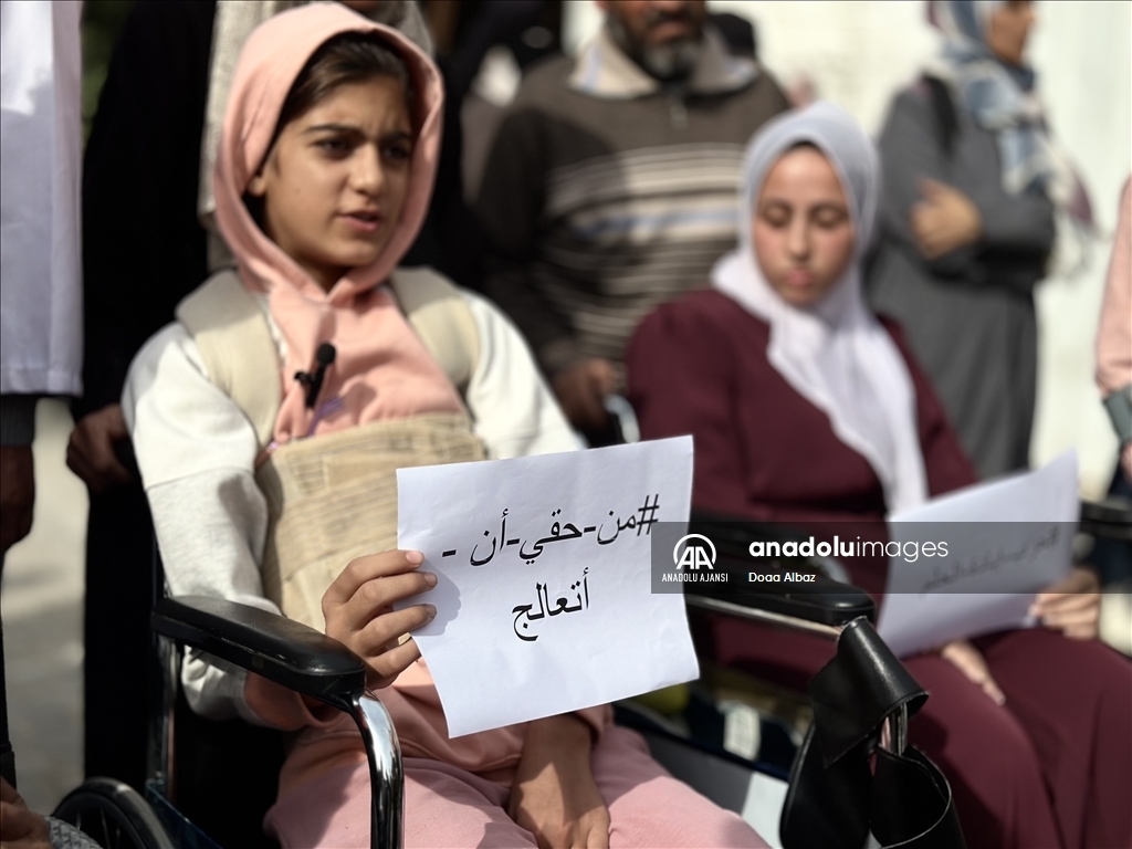 İsrail'in Gazze'ye yönelik saldırılarında uzuvlarını kaybeden Filistinli çocuklar gösteri düzenledi