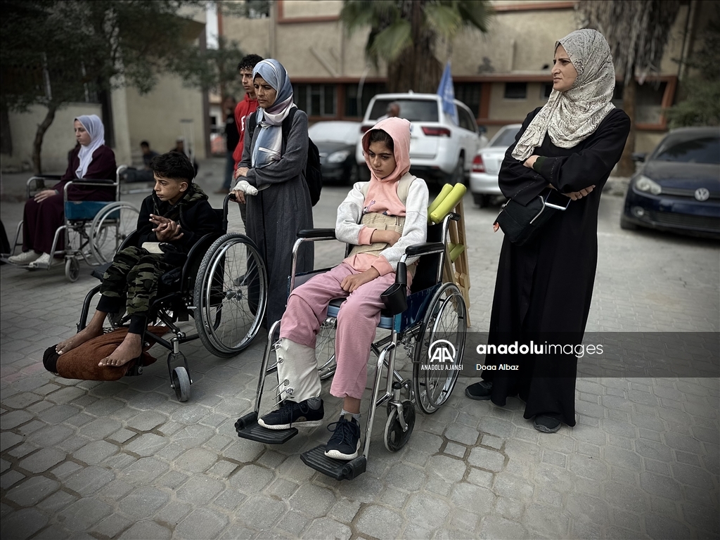 İsrail'in Gazze'ye yönelik saldırılarında uzuvlarını kaybeden Filistinli çocuklar gösteri düzenledi