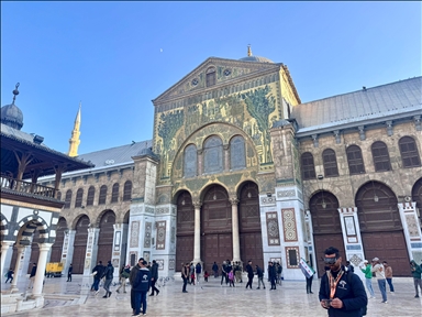 Suriyeliler, Şam'daki Emevi Cami'sine akın etti