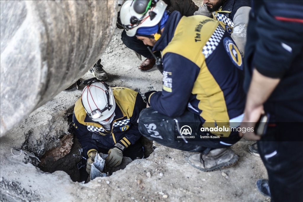 AA, devrilen rejimin işkencehanesi Sednaya'da gizli bölme iddialarını araştıran ekiplerin çalışmalarını görüntüledi