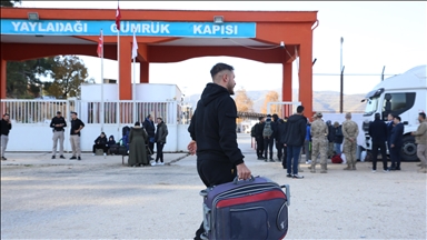 Ülkelerine dönen Suriyeliler için Hatay'daki Yayladağı Sınır Kapısı da açıldı