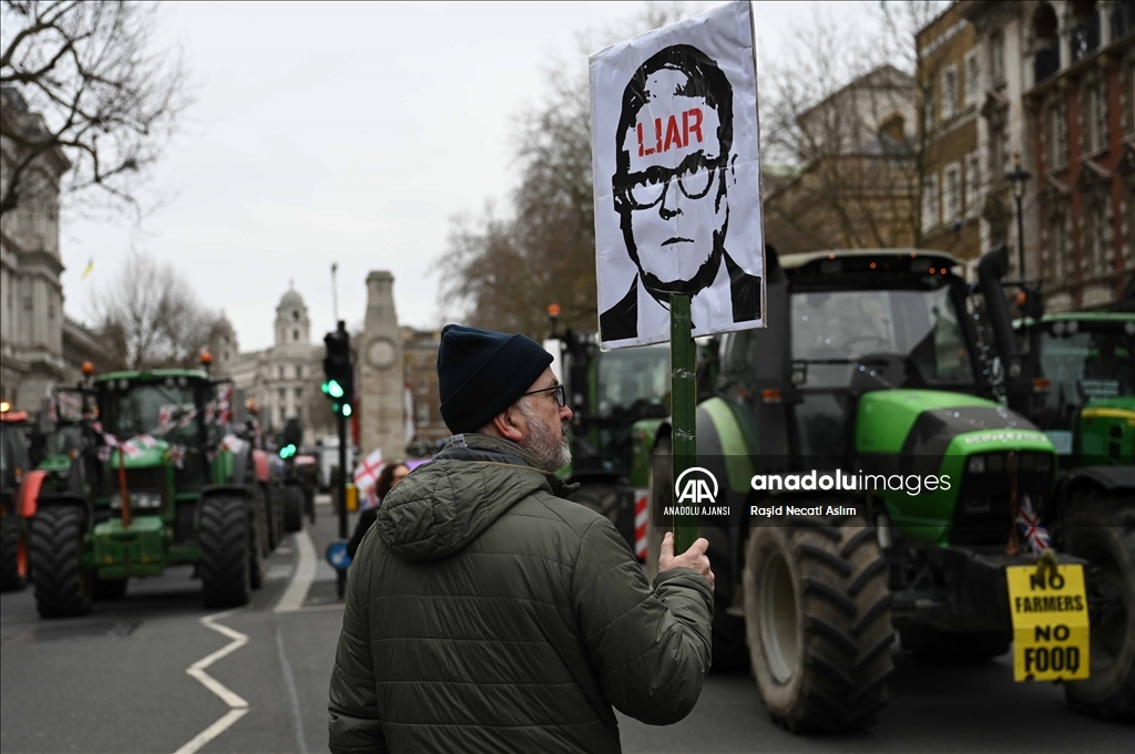 İngiliz çiftçiler Londra'da protesto düzenledi