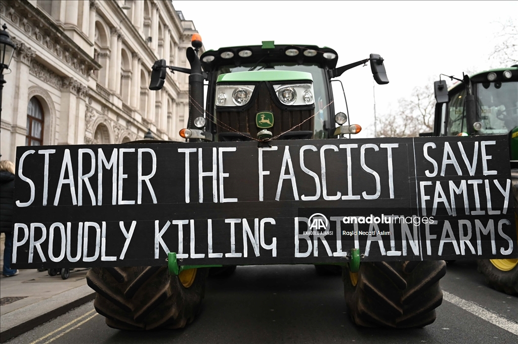 İngiliz çiftçiler Londra'da protesto düzenledi