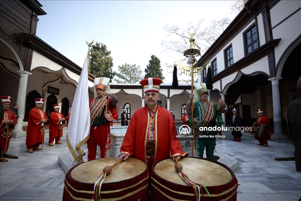 Osmanlı payitahtı Bursa'nın mehter takımı dört kıtada gönülleri fethediyor