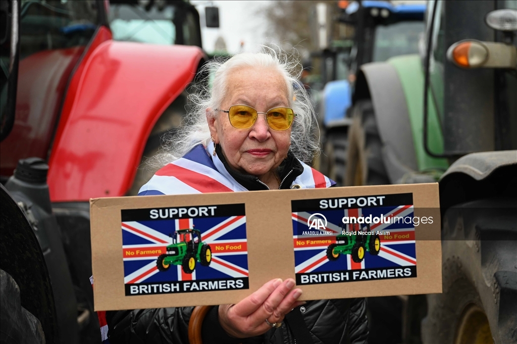 İngiliz çiftçiler Londra'da protesto düzenledi