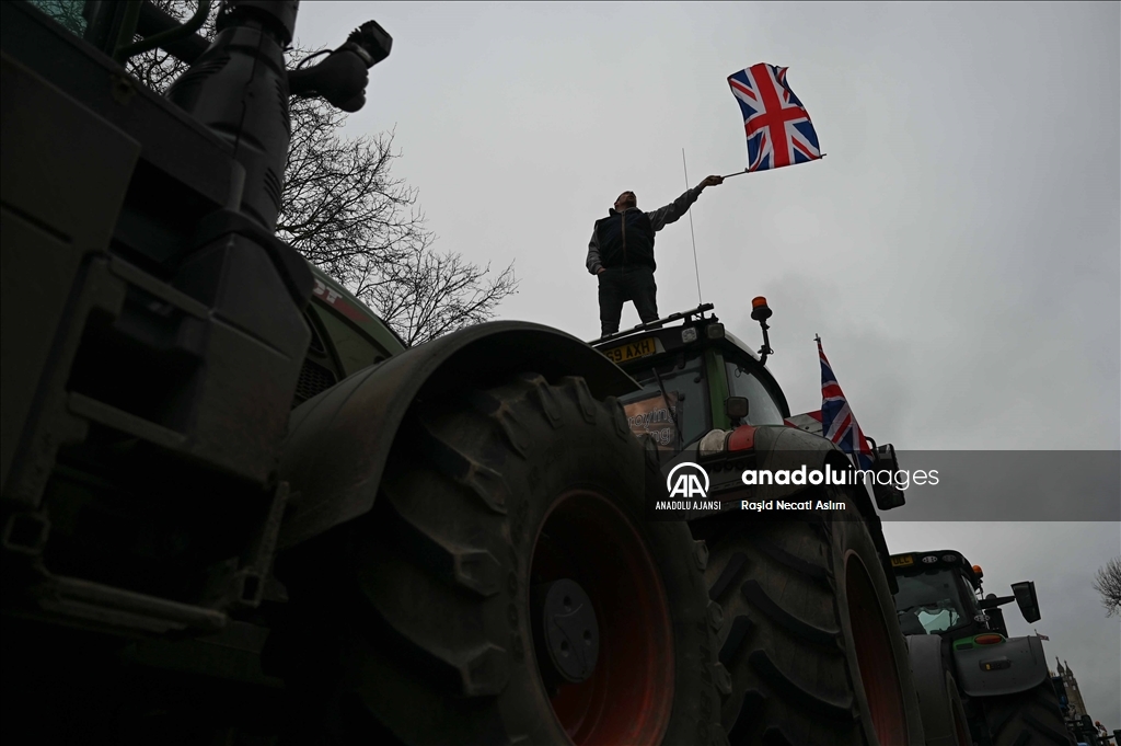 İngiliz çiftçiler Londra'da protesto düzenledi