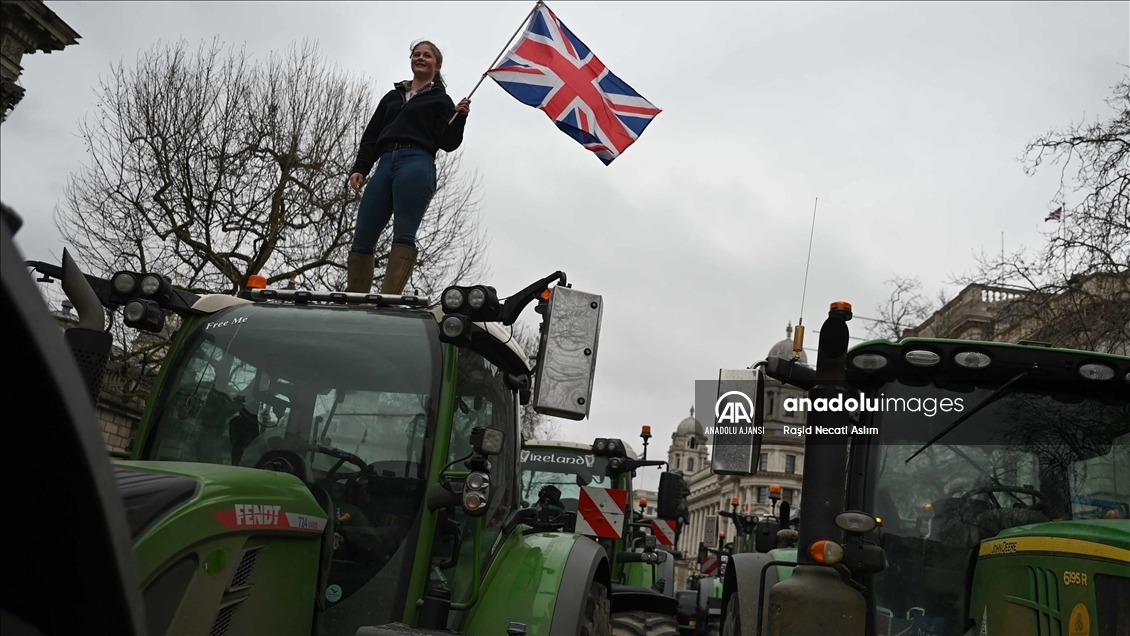 İngiliz çiftçiler Londra'da protesto düzenledi