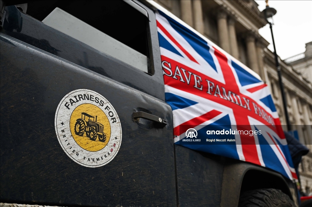 İngiliz çiftçiler Londra'da protesto düzenledi