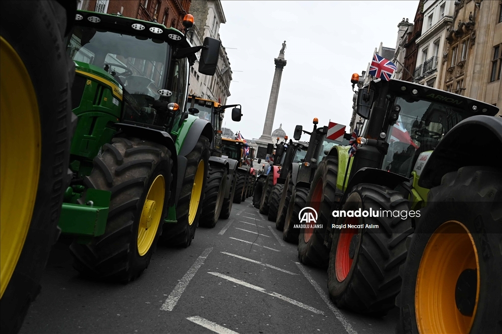İngiliz çiftçiler Londra'da protesto düzenledi