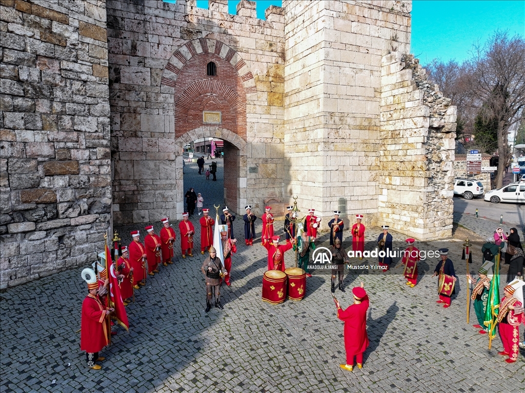 Osmanlı payitahtı Bursa'nın mehter takımı dört kıtada gönülleri fethediyor