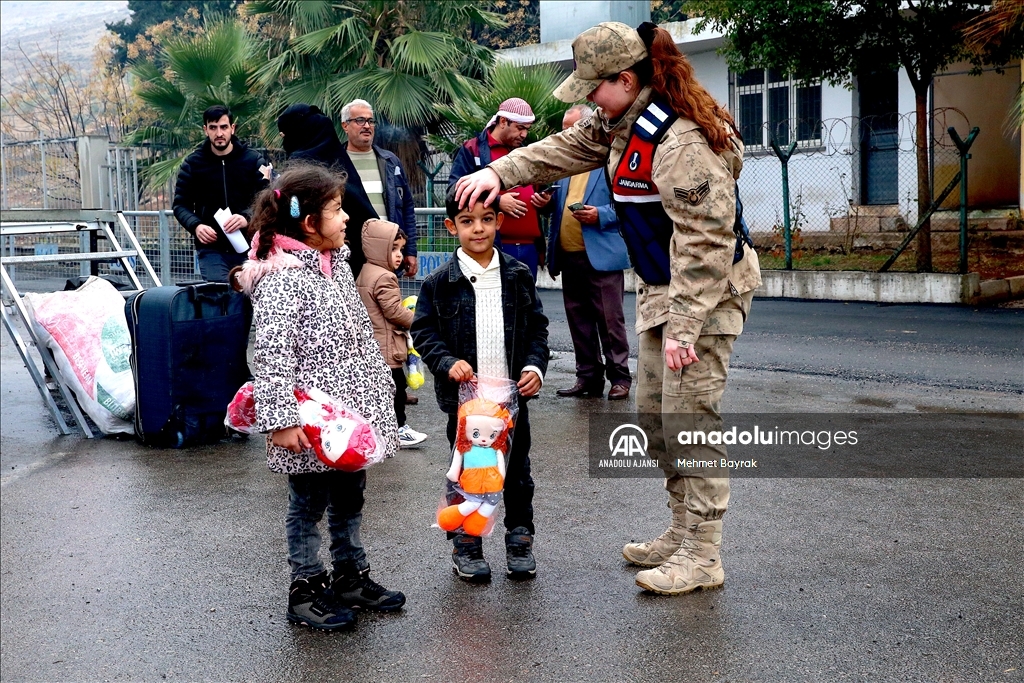 Hatay'daki sınır kapılarından Suriyelilerin ülkelerine dönüşü sürüyor