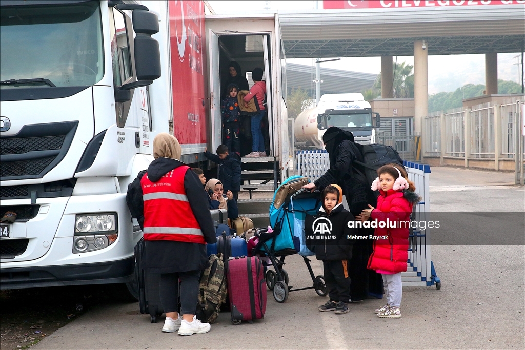 Hatay'daki sınır kapılarından Suriyelilerin ülkelerine dönüşü sürüyor