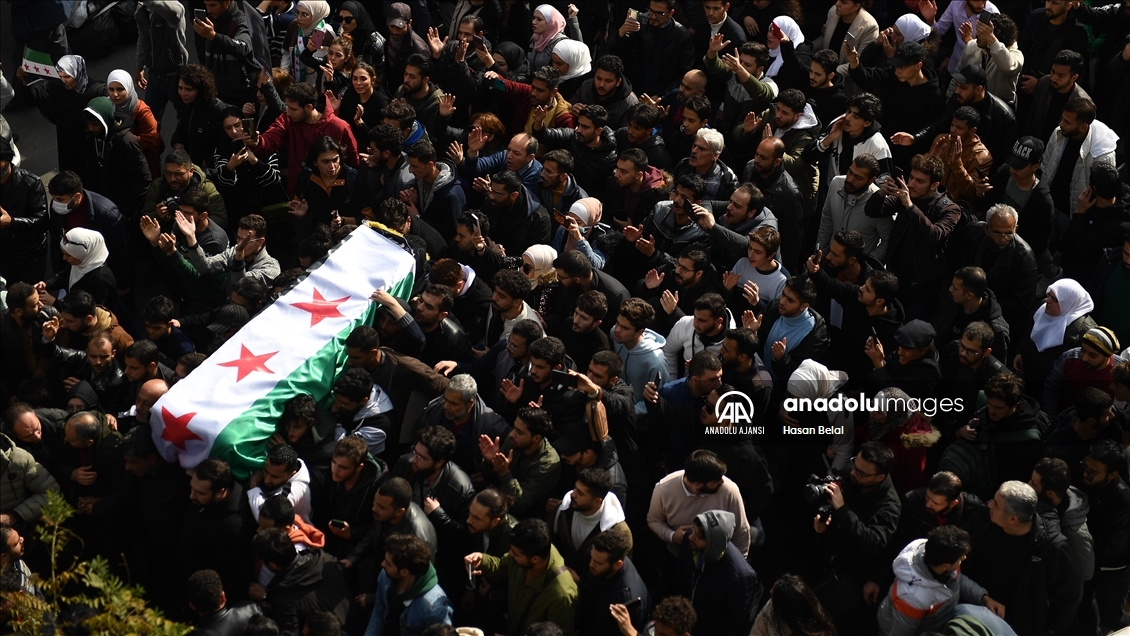 Suriye'de işkence altında hayatını kaybeden aktivist Mazen Hamada'nın cenaze töreni