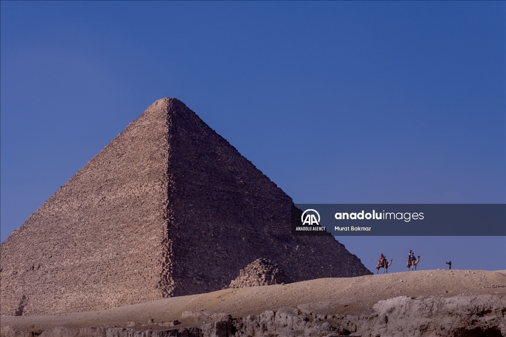 Tourist attraction in Egypt: Pyramids of Giza