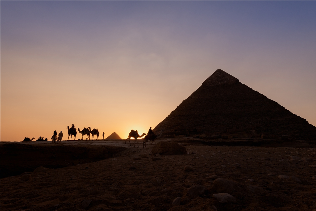 Giza piramitleri her yıl milyonlarca ziyaretçiyi ağırlıyor