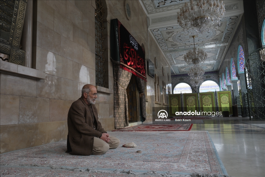 Başkent Şam'daki Seyyide Zeynep Camisi'ne ziyaretçilerden büyük ilgi