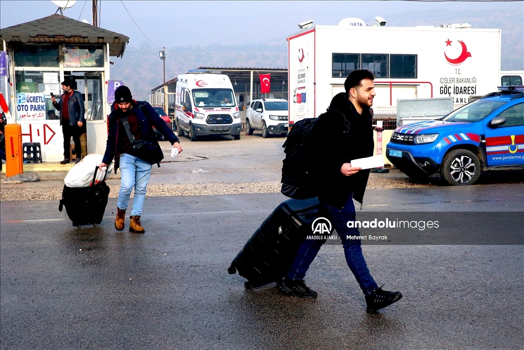 Hatay'daki sınır kapılarından Suriyelilerin ülkelerine dönüşü sürüyor