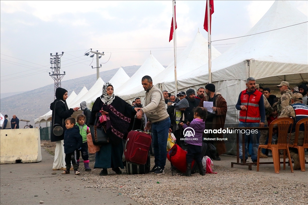 Hatay'daki sınır kapılarından Suriyelilerin ülkelerine dönüşü sürüyor