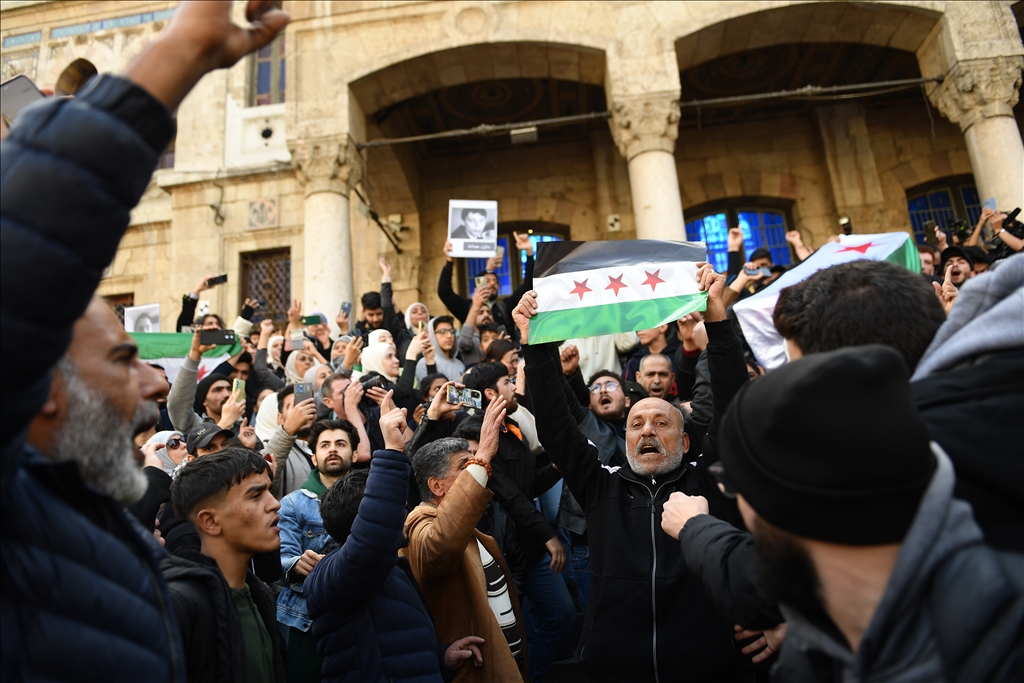Suriye'de işkence altında hayatını kaybeden aktivist Mazen Hamada'nın cenaze töreni