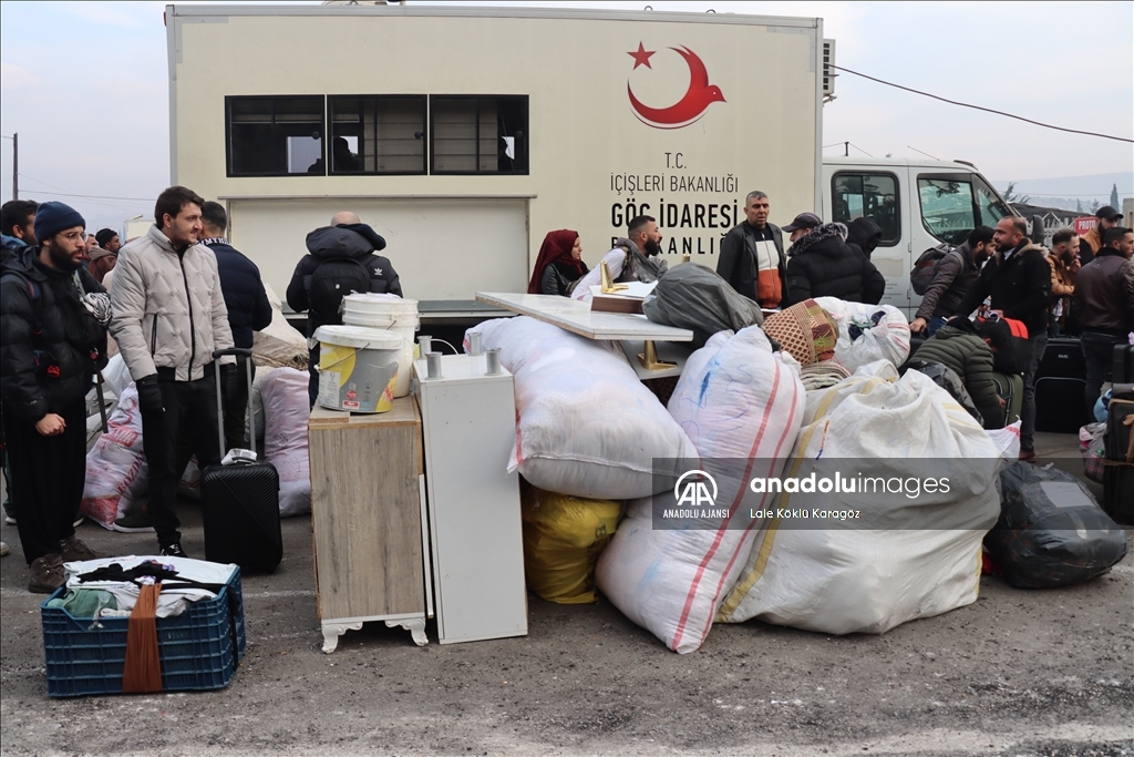 Hatay'daki sınır kapılarından Suriyelilerin ülkelerine dönüşü sürüyor