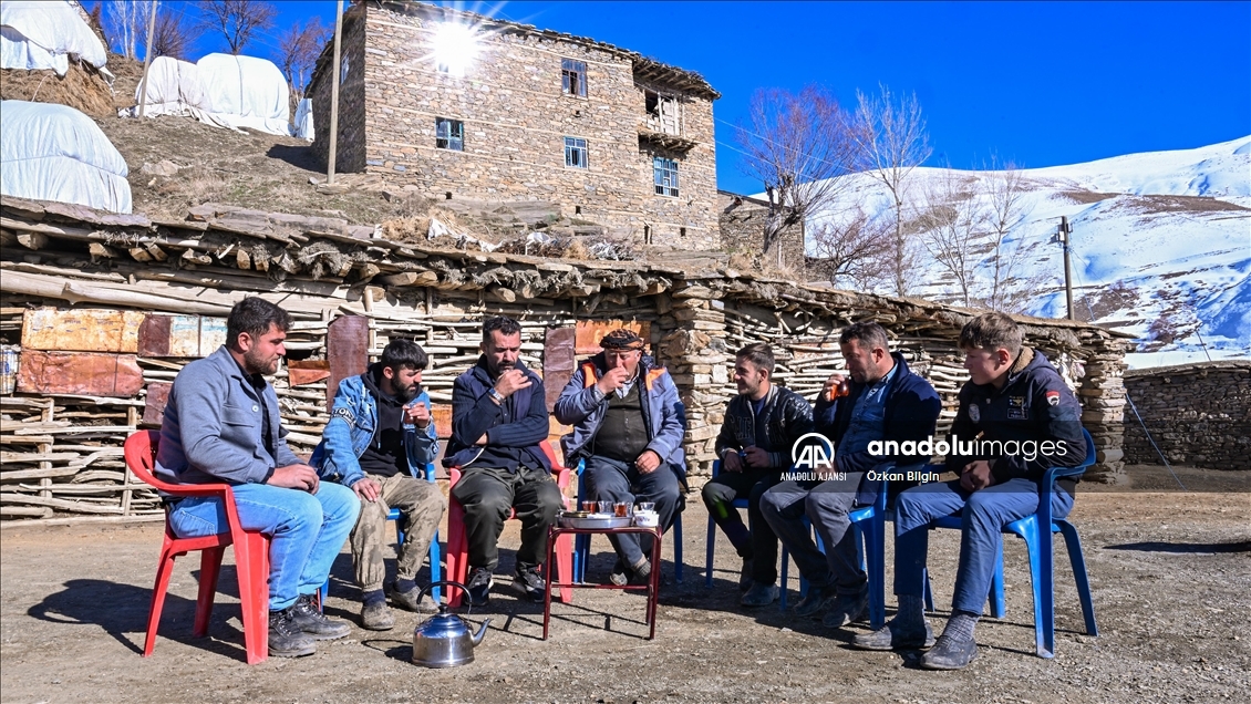 Bahçesaray ilçesinin Özbeyli mezrasında kış mevsimi