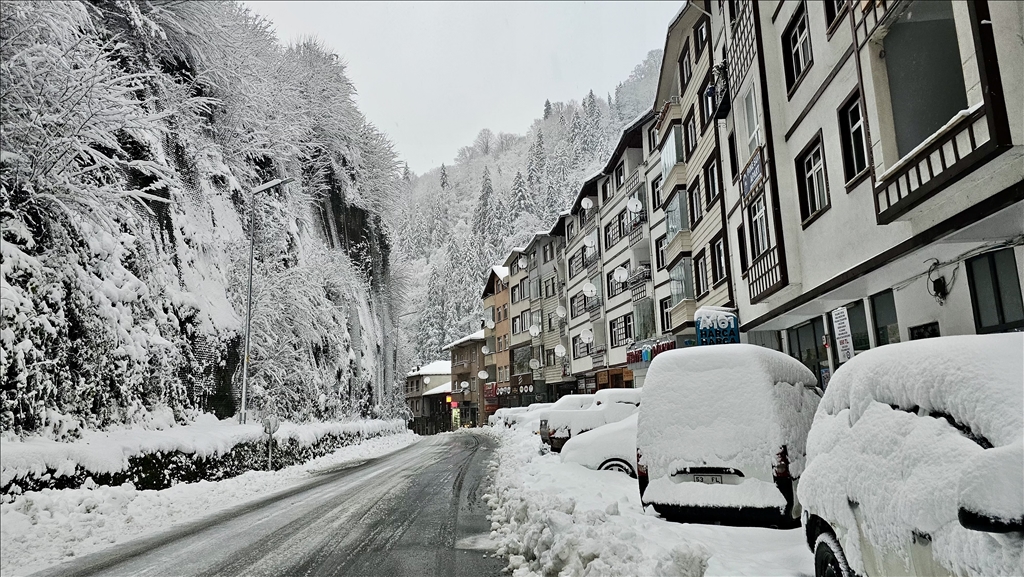 Rize'de kar yağışı
