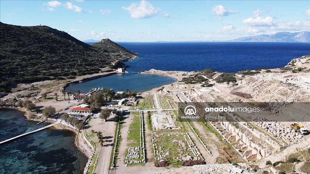 Antik dönemin sanat ve ticaret merkezi Knidos'un ana kilisesi ayağa kaldırılıyor