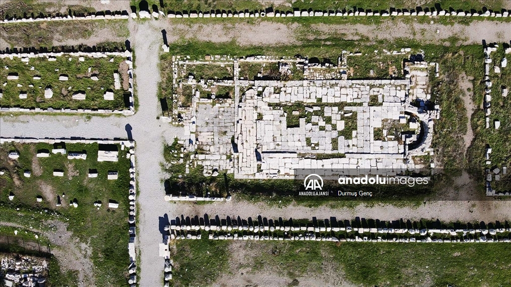 Antik dönemin sanat ve ticaret merkezi Knidos'un ana kilisesi ayağa kaldırılıyor