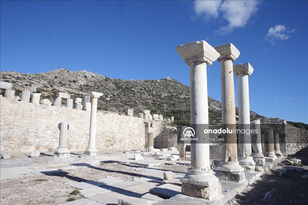 Antik dönemin sanat ve ticaret merkezi Knidos'un ana kilisesi ayağa kaldırılıyor