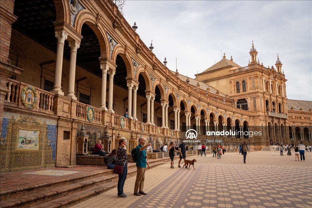 Sevilla'da zamanın durduğu yer: Plaza de Espana