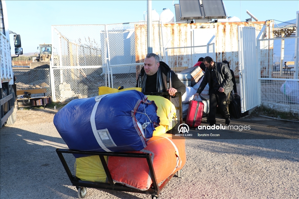 Türkiye'deki Suriyelilerin Kilis'ten ülkelerine dönüşü sürüyor