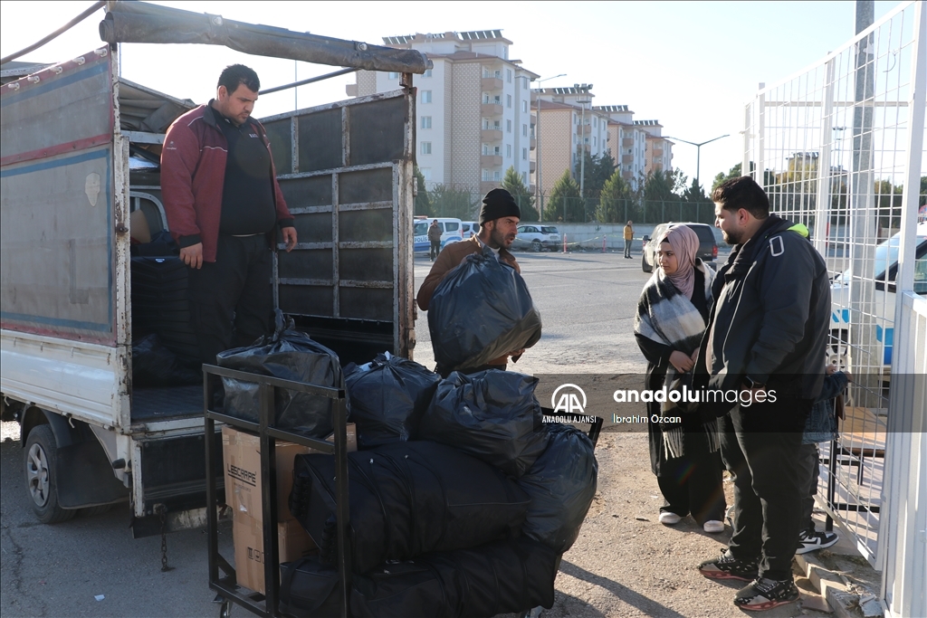 Türkiye'deki Suriyelilerin Kilis'ten ülkelerine dönüşü sürüyor