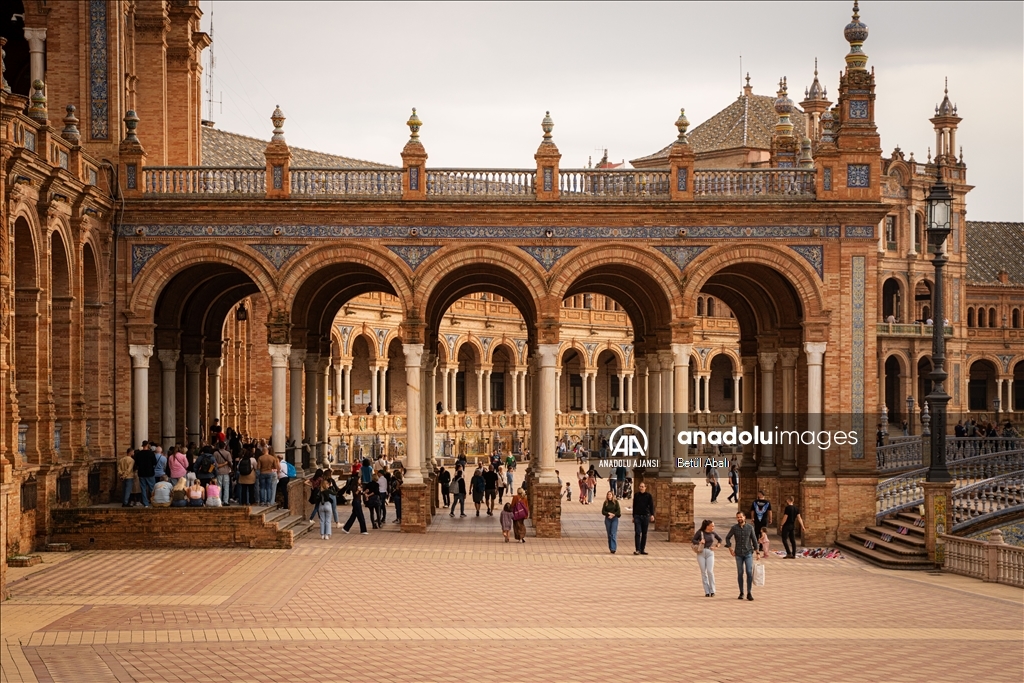 Sevilla'da zamanın durduğu yer: Plaza de Espana