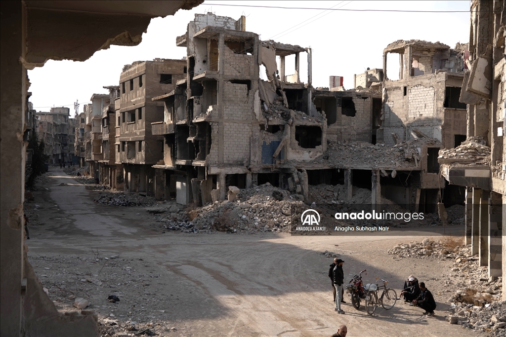 Suriye'deki Yermuk Kampı'nda halk yaralarını sarmaya çalışıyor