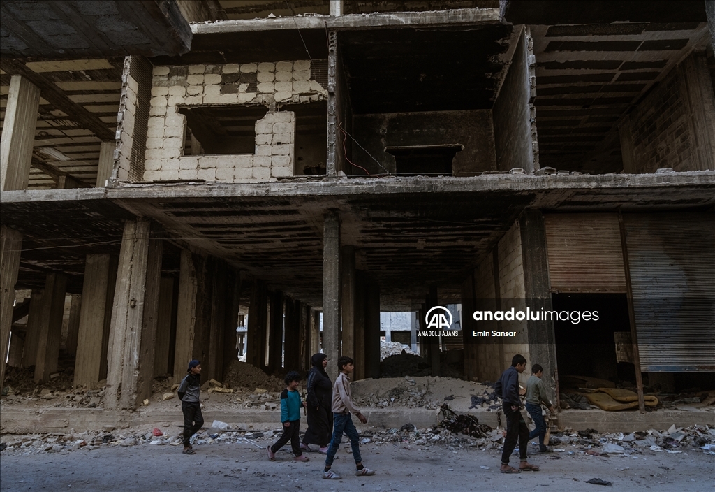 AA, katliam görüntüleriyle dünyada gündem olan Tadamon Mahallesi'ni görüntüledi