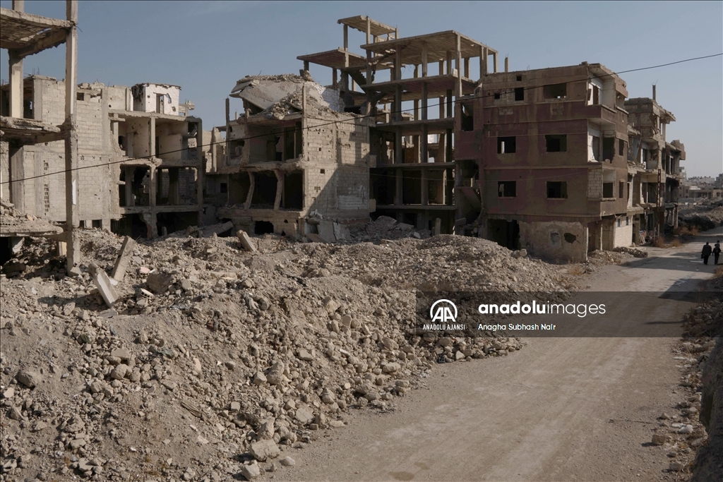 Suriye'deki Yermuk Kampı'nda halk yaralarını sarmaya çalışıyor