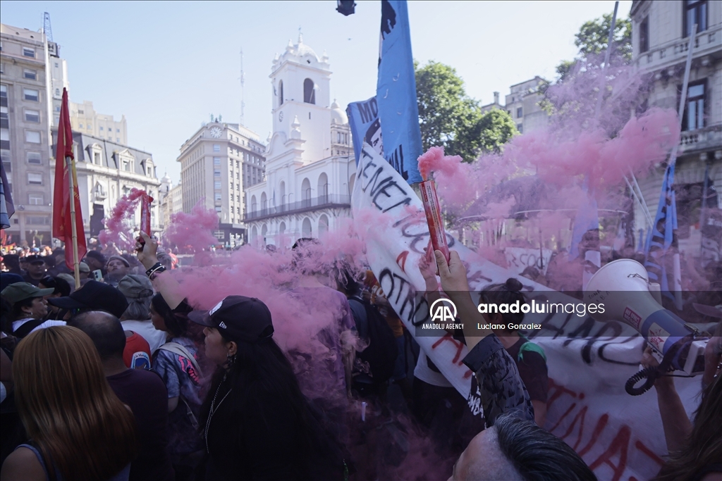 Жители Аргентины протестуют против администрации президента Хавьера Милея