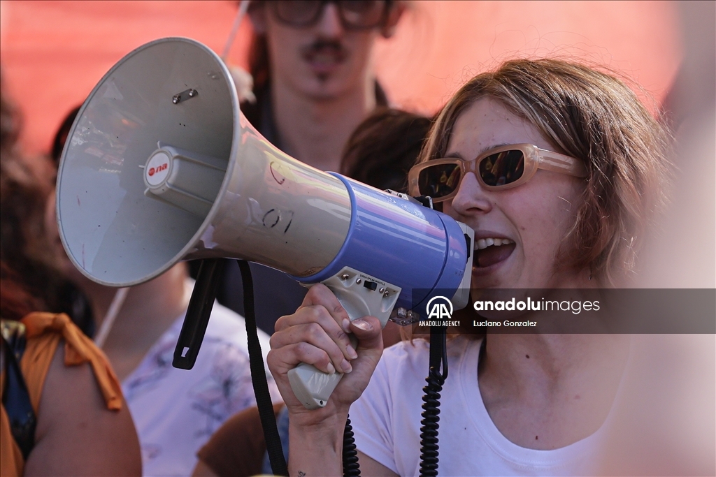 Жители Аргентины протестуют против администрации президента Хавьера Милея