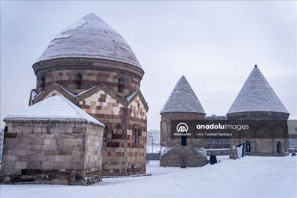 Erzurum'da kar ve soğuk hava etkili oldu