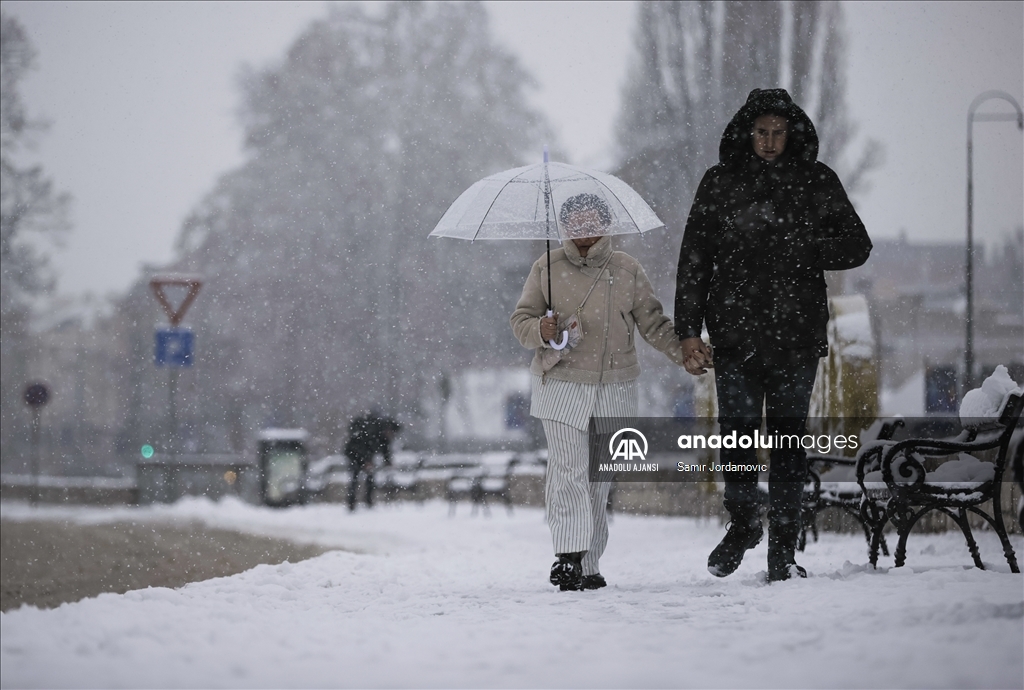 Bosna Hersek'te etkili yoğun kar, hayatı olumsuz etkiledi