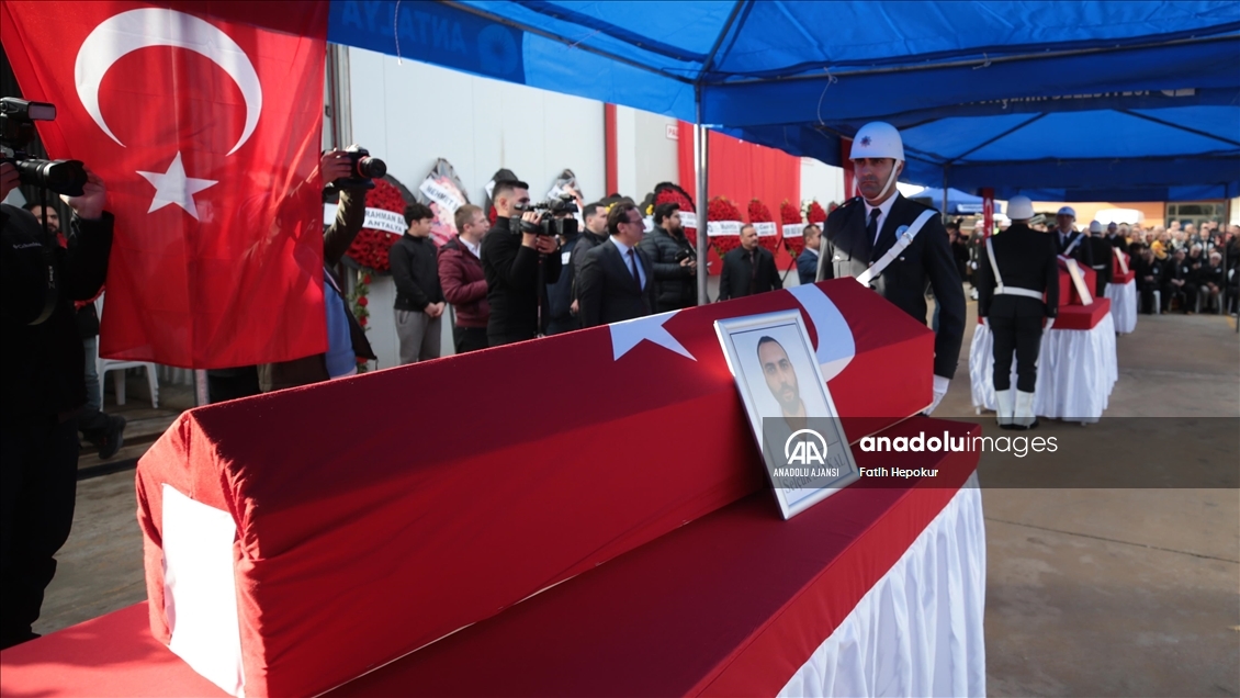 Muğla'daki helikopter kazasında ölen sağlık çalışanları için Antalya'da tören düzenlendi